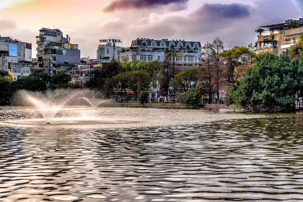 Solární Fontána Do Jezírka